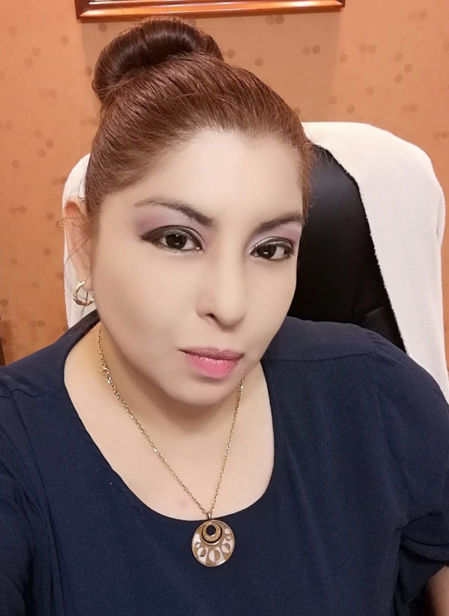 Notario Rosa Laura Alcívar Fabre